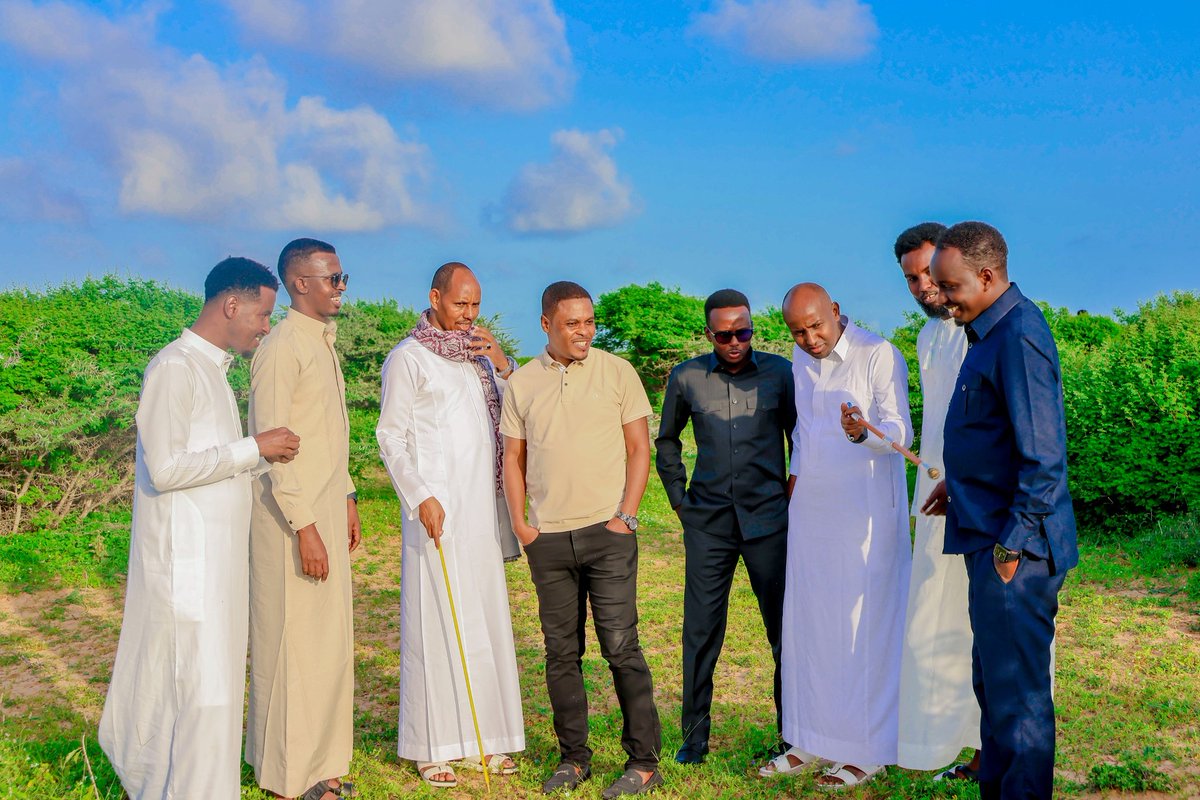 MOISOMALIA's tweet photo. Minister of Information Abdulfatah Qasim, Deputy Minister of Internal Security, Sulub Firin, the DG of Tubsan, Ali Yasin Gurbe, the NISA Commander for the BR, Libaan Abdirahman, the Director of Protocol at the @SomaliPM  visited a tourist site on the outskirts of Kaxda District. https://t.co/avHN434Nb0
