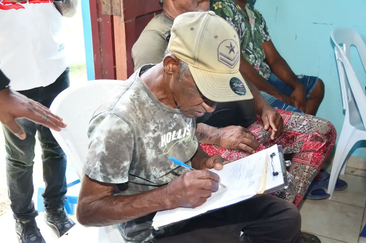 Feda_RD's tweet photo. ¡Seguimos llevando desarrollo donde más se necesita!

 🇩🇴🌾 #FEDA #TamoEnSiembra #Agroecología #DesarrolloAgropecuario #SantaCruzDeHicayagua https://t.co/WqunFxgw9q