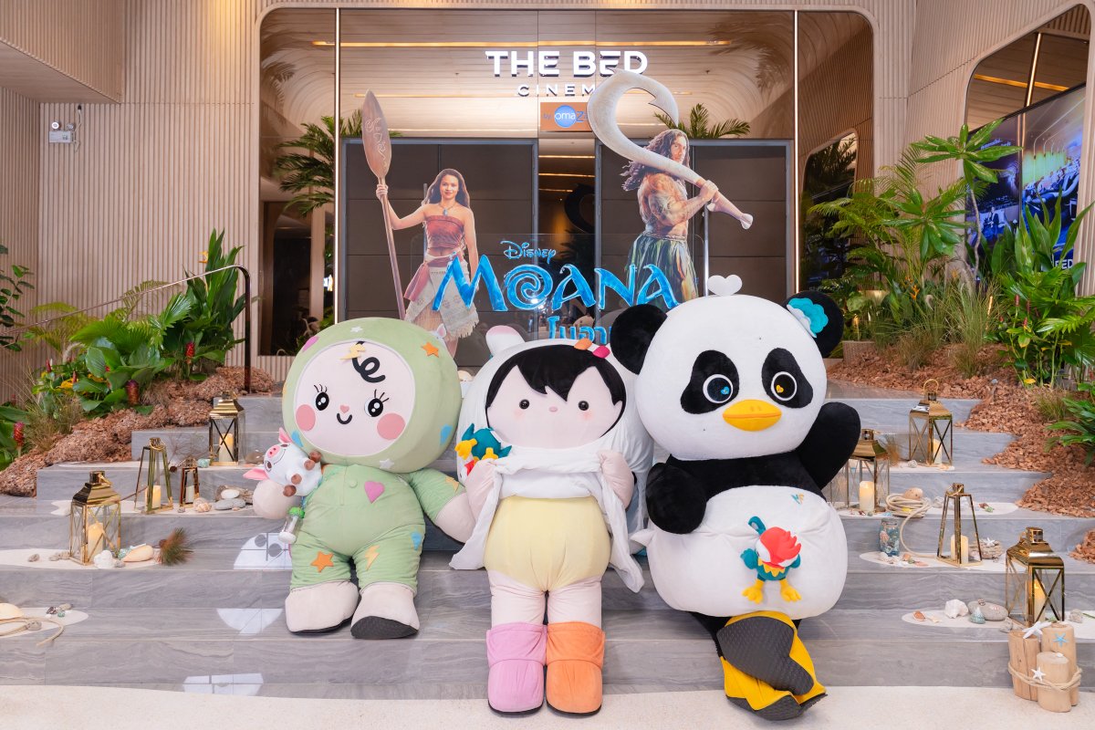 WeLoveSF's tweet photo. ⛵️🛟✨️วันฉะบาย ๆ ของดาราเด้กก BABII, ANY, LUNAR มาดู Disney's Moana #โมอาน่า ที่ THE BED CINEMA โพสท่าเก๋ ๆ กับ THE BEACH ที่ SFW เซ็นทรัลเวิลด์ 
📷 พวกนุ้รออุนยายแชะรูปมา BATTLE กัลลลล~

🎬#MoanaTH  
ฉายแล้ววันนี้ ที่ #SFcinema 🍿❤

📱เช็กรอบ ซื้อตั๋ว 👉 https://t.co/L8GAR3VcKb
หรือที่แอป SF Cinema 👉 https://t.co/HyAwPEhJUp

#BABII #ANY #LUNAR
#THEBEDCINEMA 
#TheBedCinemabyOmazz 
#ดูMoanaที่SF