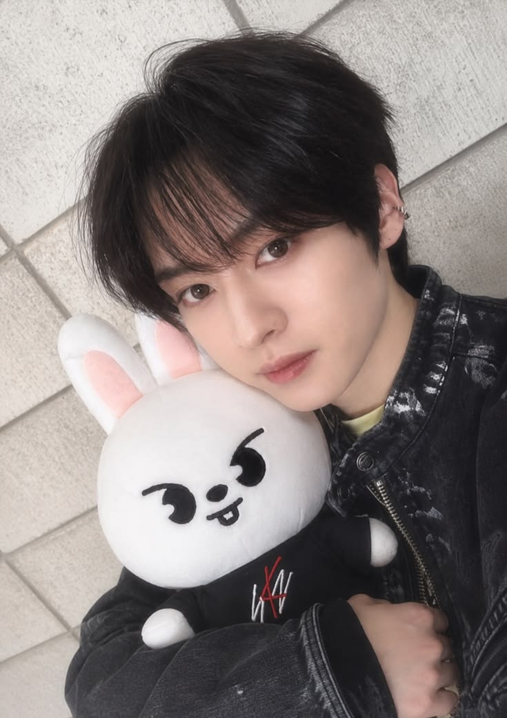 Chronosamarus's tweet photo. type 'my favorite ___' into pinterest &amp; post your first results  
• idol 
• hobby 
• aesthetic  
• drink

This is true because I am Han Jisung and I like these things 🙂‍↕️ https://t.co/NgIrScW8bI