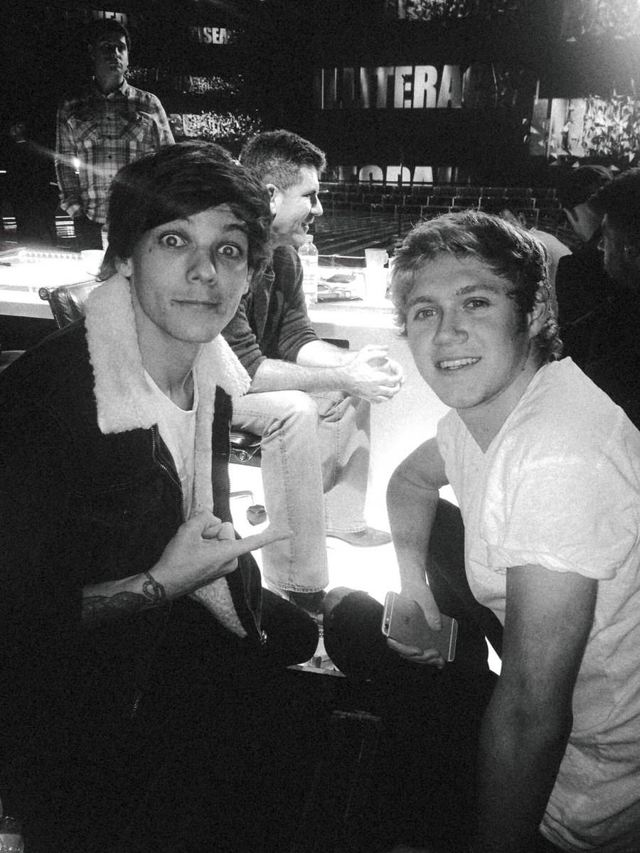 HS_News_2's tweet photo. Unseen of One Direction / Louis &amp; Niall / Liam

📸 Rahul Bhatt https://t.co/jxen3paxIY