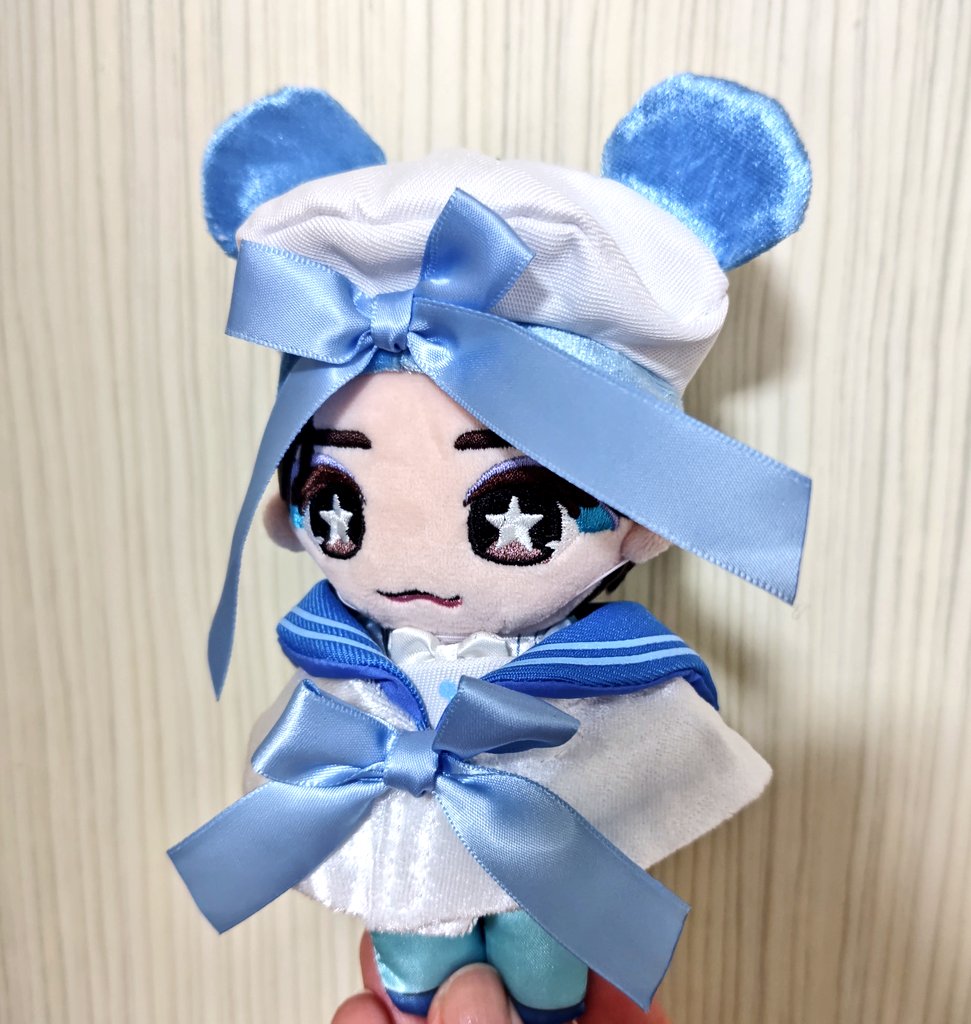 sun3moo's tweet photo. ありぬいに着せたくてシクレポンチョチャレンジしたら奇跡的に青が出まして！似合いすぎるよかわいいよ…！！ https://t.co/jdLYHhYv8I