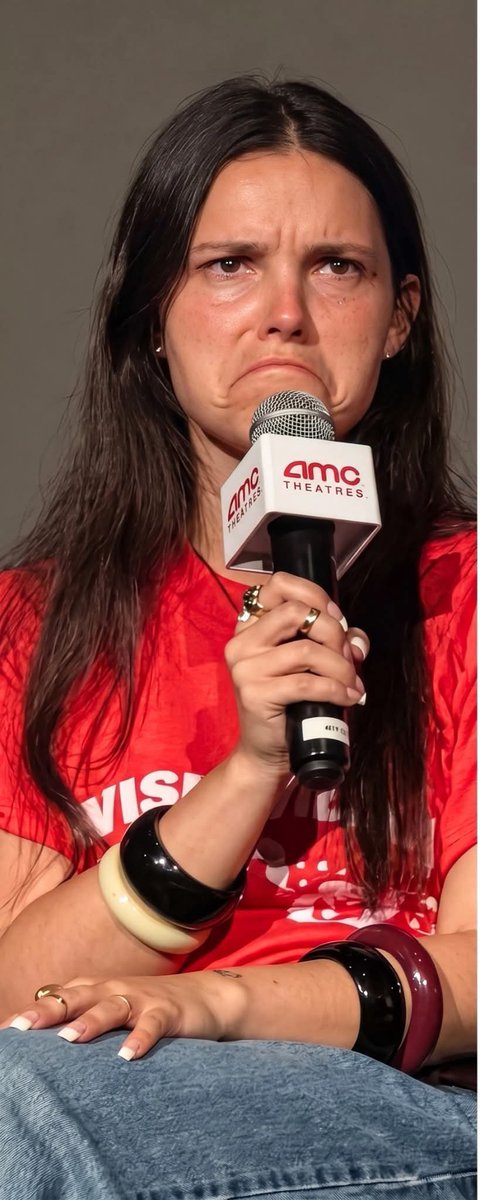 popbuzzz_'s tweet photo. The queen of the frown face? Definitely Inde Navarrette as Nikki in Obsession. https://t.co/swL5qCSN9g