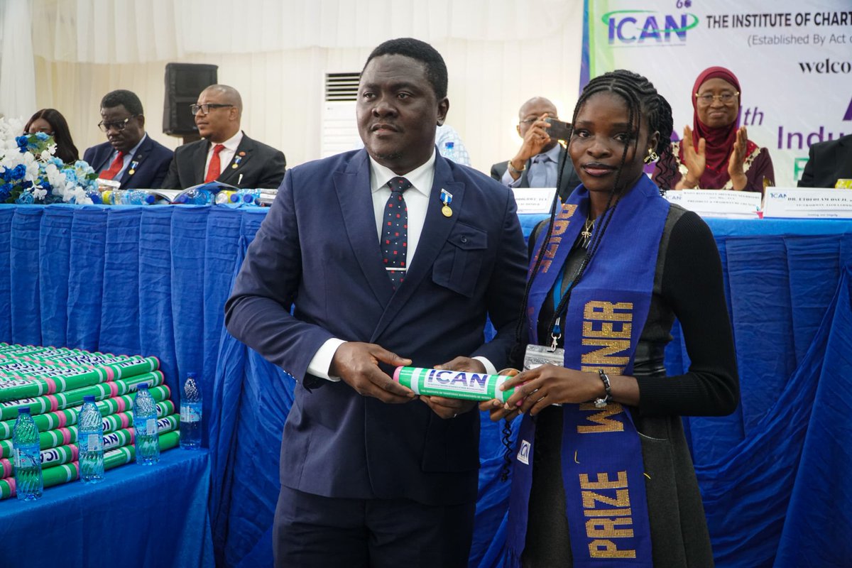 Oluwatofunmi06's tweet photo. SO I DID A THING 🌚
Reintroducing,
OYEDIRAN OLUWATOFUNMI OMOLAYO AAT, ACA(in view)
BEST IN COST ACCOUNTING 
BEST IN PRINCIPLES OF AUDIT AND ASSURANCE
BEST QUALIFYING FEMALE 
OVERALL BEST IN ATS 3 
RECIPIENT OF THE SILVER SCHOLARSHIP 
#ican #aat #5Xicanprizewinner https://t.co/7h3aGuHisZ
