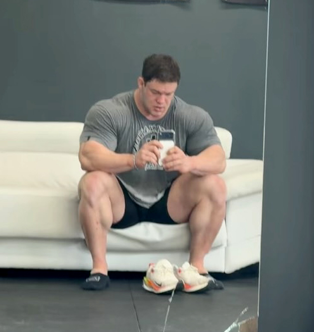 liveformuscle's tweet photo. Monstrously beautiful size! https://t.co/WoRtMzkUJA