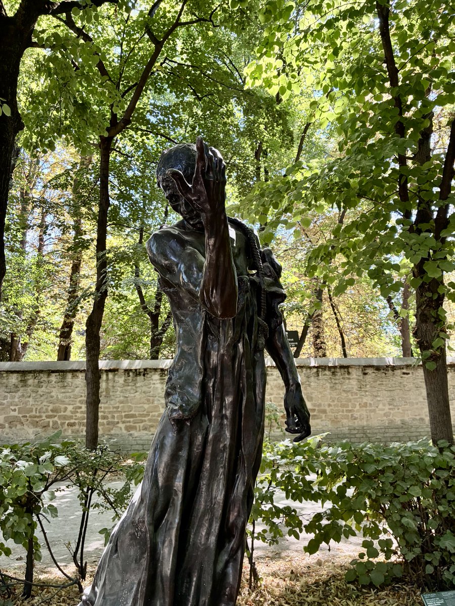 BFleurot's tweet photo. Rodin les mains du genie , sa créativité , ses capacités de travail aboutissent à un foisonnement d’œuvres .. 📸B. Fleurot 🌿💚🌿 https://t.co/tq4C5vFQJd