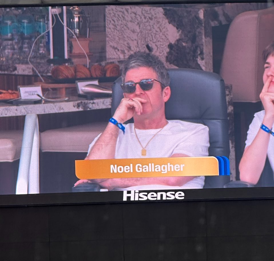 therealnoelyg's tweet photo. WHITE SHIRT NOEL YES HELLOO https://t.co/6SaEYij1h9