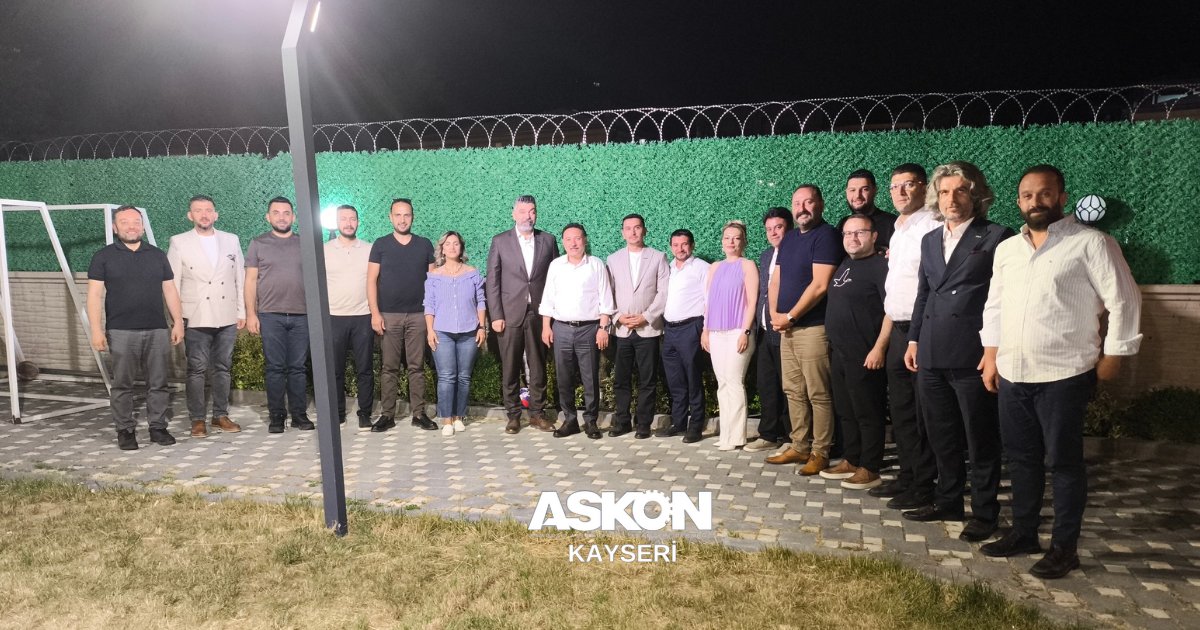 kayseriaskon's tweet photo. Kayseri Valimiz Gökmen Çiçek’in teşrifleriyle, Başkan Vekilimiz Sayın Nurettin Karamavuş’un ev sahipliğinde Yönetim Kurulu Toplantımızı gerçekleştirdik.
Nazik katılımlarıyla bizleri onurlandıran Valimiz Sayın Gökmen Çiçek’e teşekkür ederiz.
#ASKON #Kayseri https://t.co/aQk6DIsD2l