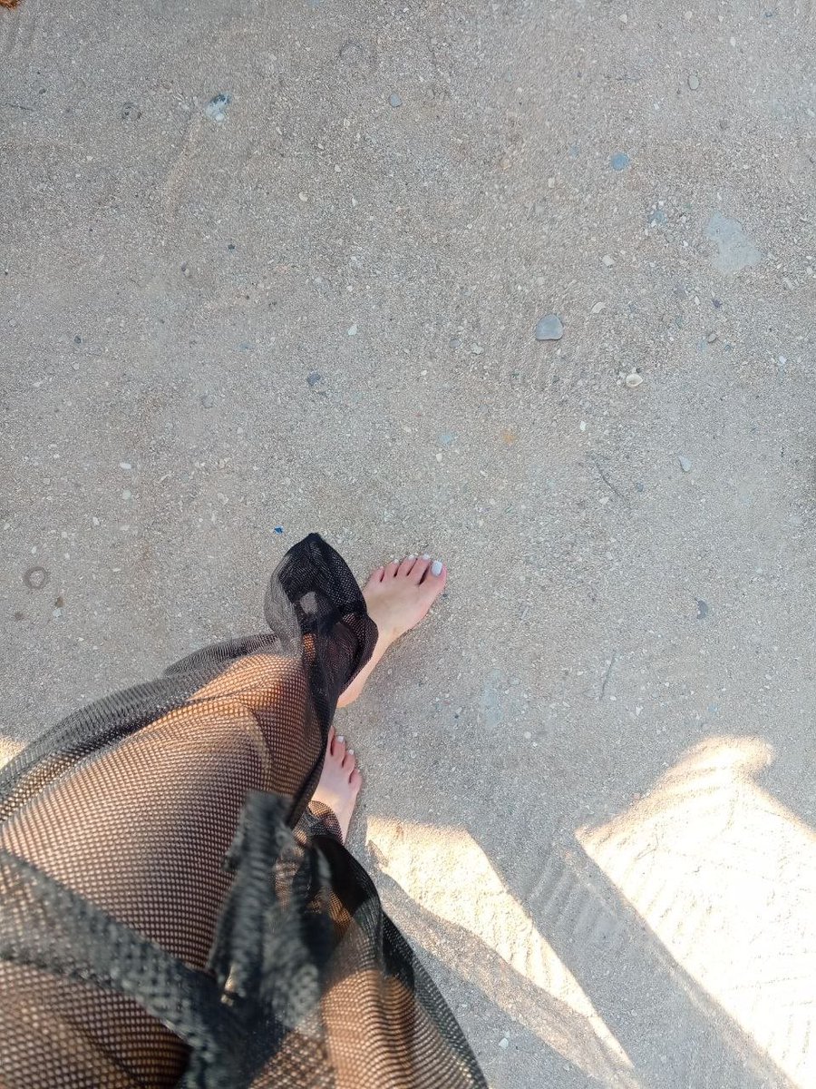 DiosaLunaFeet tweet picture