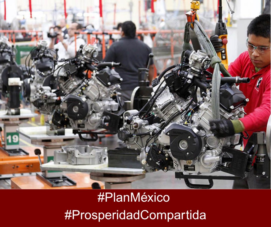 MorenaEsPatria's tweet photo. El Corredor Interoceánico no es solo una ruta entre dos océanos. También representa la posibilidad de crear nuevas cadenas productivas y llevar desarrollo a comunidades del sur del país. #PlanMéxico #ProsperidadCompartida https://t.co/BIU5lZw4WI