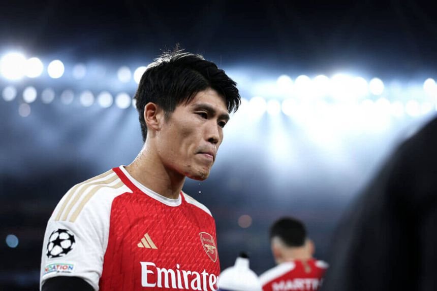 JapaneseFbl's tweet photo. 🏴󠁧󠁢󠁥󠁮󠁧󠁿🔙 Takehiro Tomiyasu wants to return to the Premier League, and as a centre back.

Free agent following a short stint with Ajax. 

🗞️ @SportsHochi https://t.co/i4dGSkjnPL
