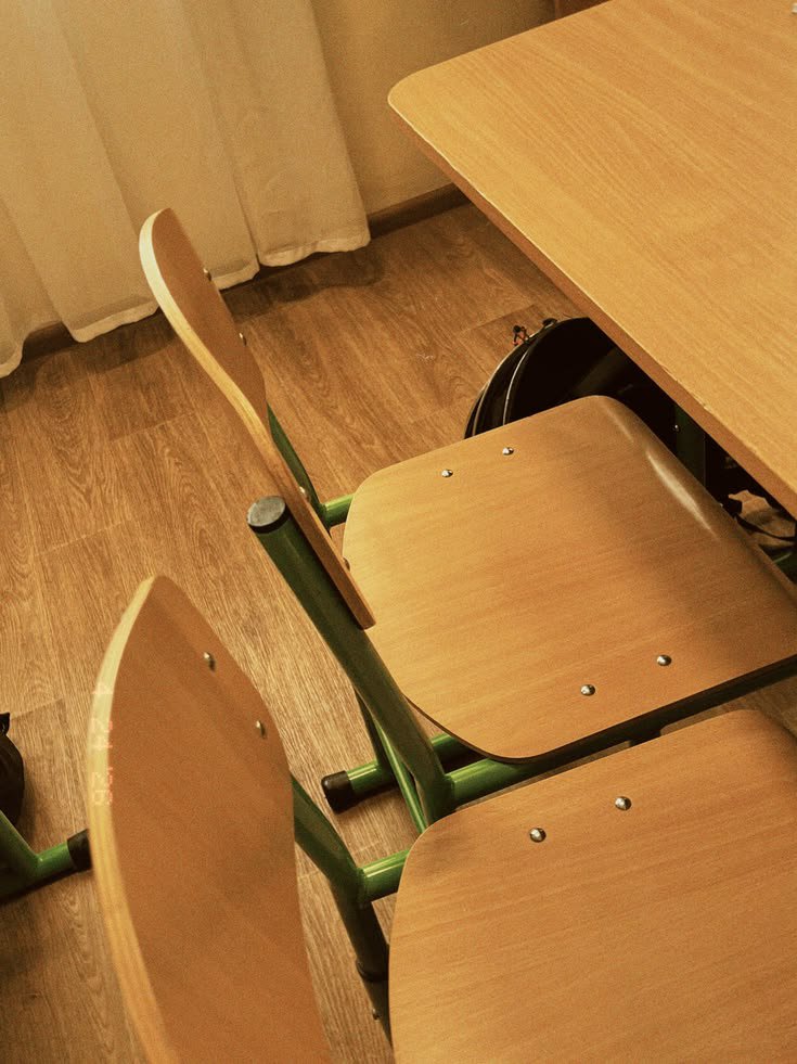 lailowlang's tweet photo. a #theewave one shot au 

The Empty Seat ; wherein france (W) who always saves a seat for kin (T) https://t.co/IzT9ro7ZtH