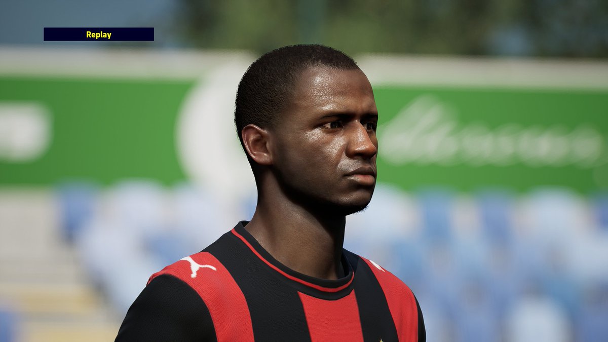 Texoor_'s tweet photo. Un detalle con el nuevo 🇫🇷 Patrick Vieira: Konami le agregó cabello a esta carta, a diferencia de la versión anterior (el Destructor de 21 años), donde lo habían dejado pelón/sin cabello. Son detalles mínimos visuales, pero se agradecen bastante.

#eFootball #eFootball2026 https://t.co/TXdVkIWEix