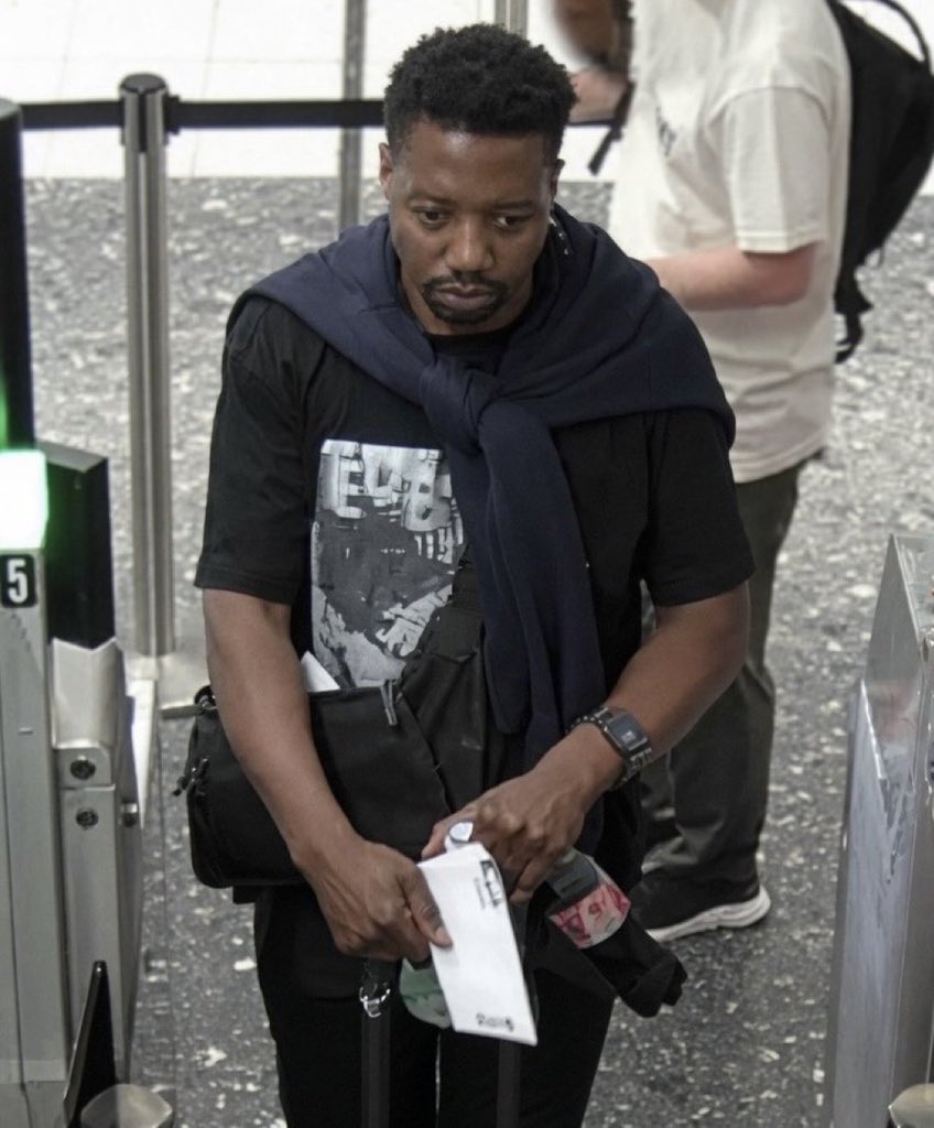 Thartch_'s tweet photo. Guys we are really in the deep. This person murdered children and a woman. Three females in cold blood then he runs into South Africa; he easily settles in amongst us 

Boarder security is a must; I mean how did he even get allowed into the airport? https://t.co/ArCsc8kryy