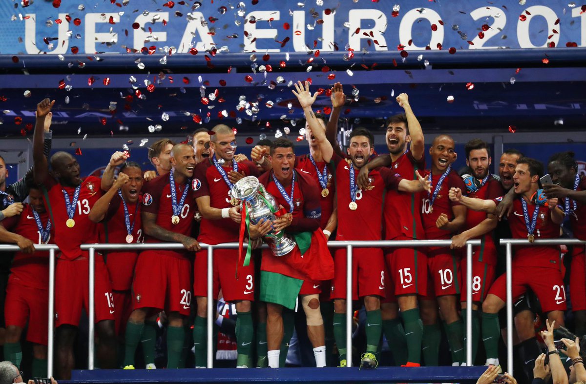 InesBacelo's tweet photo. Eterna geração de ouro ❤️🇵🇹 https://t.co/fO3WGYXCIX