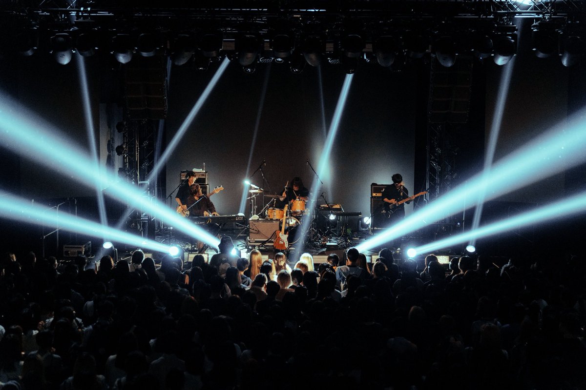 cenmilli's tweet photo. Centimillimental 
WORLD TOUR 2025-2026 “Cafuné”

2026.7.9
TIDS (香港)

またここに帰って来れて良かった。
また会おうね。必ず。

(Photo by dabeedos)

#香港
#HONGKONG
#centimillimental https://t.co/S9XN5FLvkn