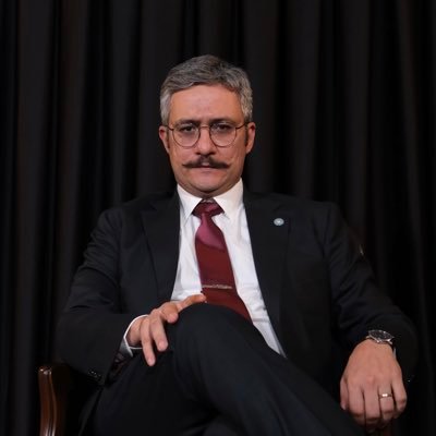 feanoryusuf's tweet photo. bugün MTV'yi, trafik sigortasını, kaskoyu, yağ bakım ücretini ve gelir vergisini ödedim. araç muayenesi vakti de yaklaşıyor. gerginlik şu seviyede https://t.co/xFIJ0QpyvL