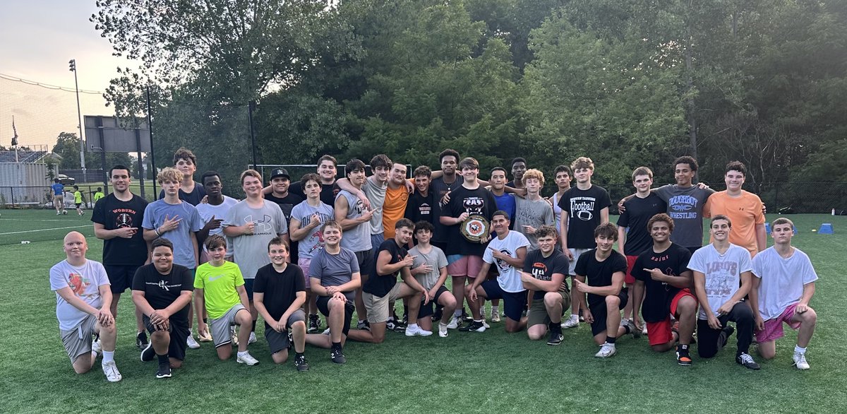 WUTANNERFB's tweet photo. BEN GLAZIER and BEN HORTON!!! Workout CHAMPIONS. Awesome! And more Middle School Football guys in the house.
Love it! https://t.co/5Jnn8rd0qp