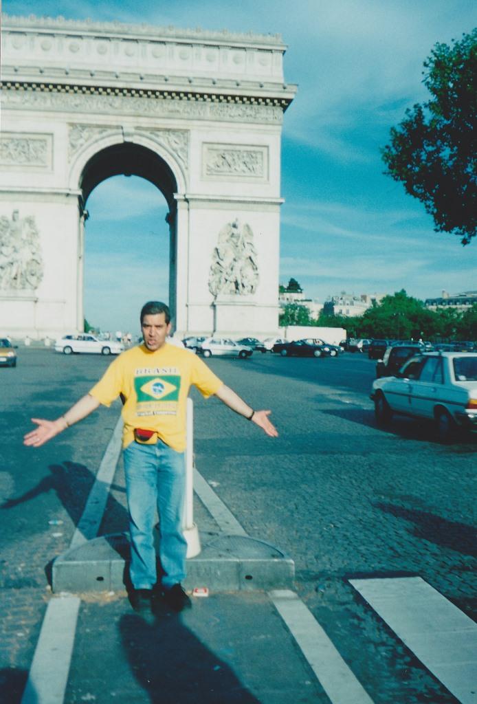 MOTMrM's tweet photo. With #FifaWorldCup_2026  nearing the finishing line, I just remembered that I left all my hair back at the Stade de France at the '98 tournament! 🤣
#lufc #mot #alaw https://t.co/vBPgoDaQ4r