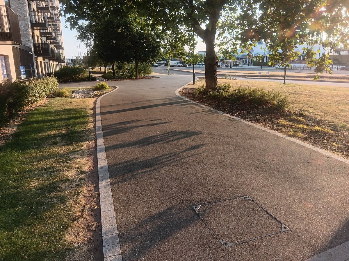 x_brum's tweet photo. Friday evening litterpick makes a huge difference with all the cars gone and litter free. LOVE YOUR PERRY BARR VILLAGE β€οΈ x2 bags of litter #OneMillionbags #Cleanerbrum https://t.co/gYWFSsBCb9