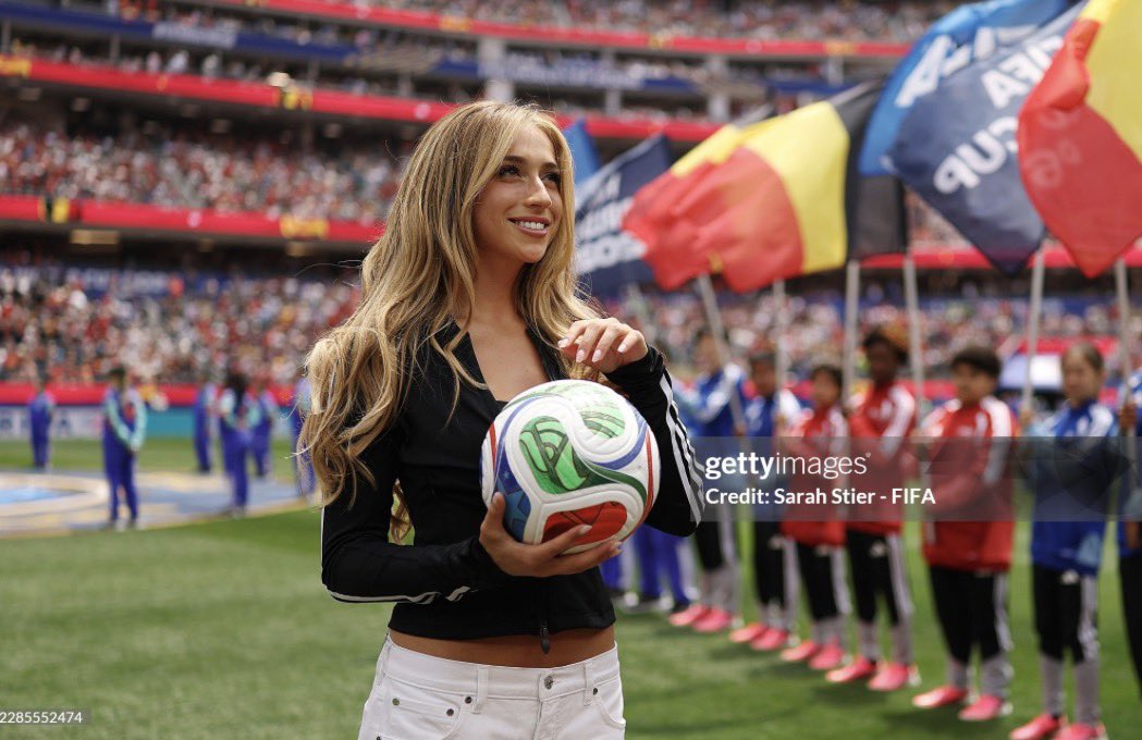 t8mcraetours's tweet photo. More of Tate McRae delivering the ball at The World Cup today! https://t.co/2A1dhsf6yz
