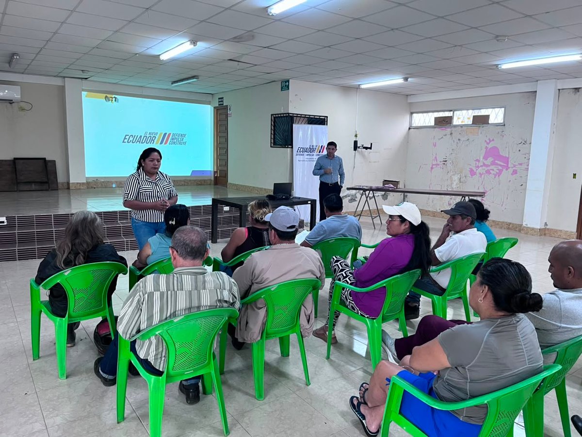 Agricultura_CZ2's tweet photo. #Orellana | En la parroquia Nuevo Paraíso, el MAGP y el GAD Parroquial evaluaron su convenio vigente junto a productores locales. Además, se socializaron programas y servicios para fortalecer el desarrollo sostenible y la asistencia técnica del sector agropecuario. https://t.co/nx7U2LsHQB