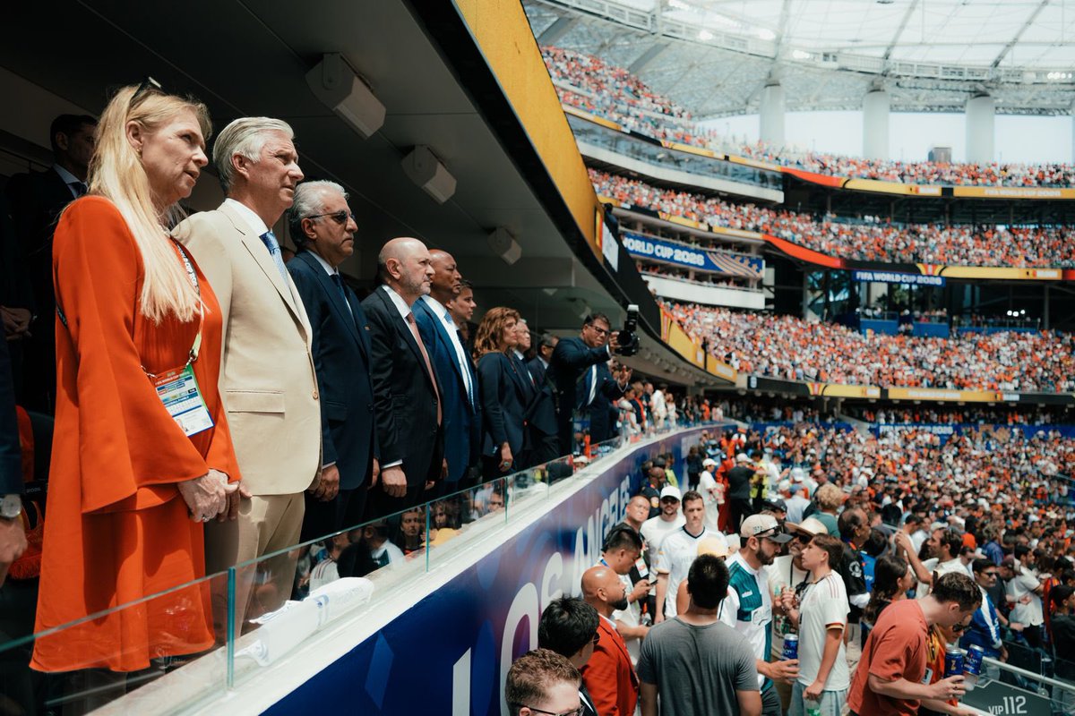 MonarchieBe's tweet photo. 😈 Vanavond zijn onze Duivels dé sterren van de “City of Angels”. Heel België staat achter jullie, @BelRedDevils ! Veel succes tegen Spanje! 🇧🇪🔥 https://t.co/xIxLOsKsLH