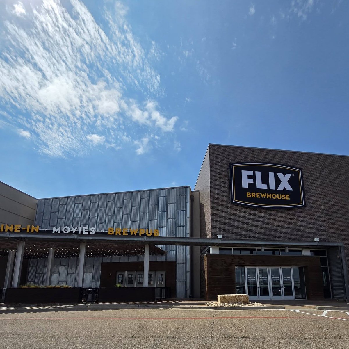 lbkintheloop's tweet photo. The Odyssey FirstFest:
🍽️A curated three-course meal
🍺A Flix beer
🍸A handcrafted cocktail
🎟️A FREE ticket for your next visit

https://t.co/IlZHusx3rE https://t.co/4ObX1ZaUO7
