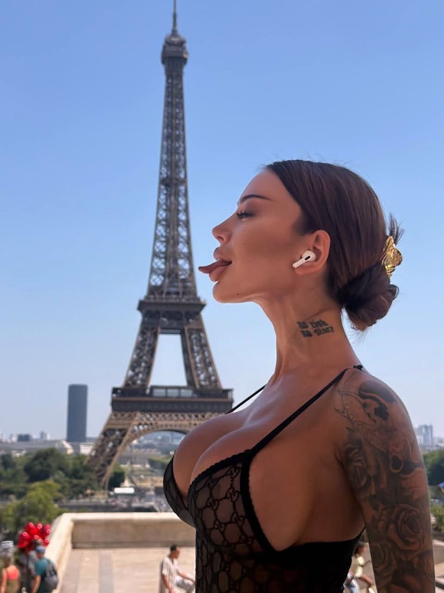 alena_omovych's tweet photo. Bonjour https://t.co/XJhdfV1pb2