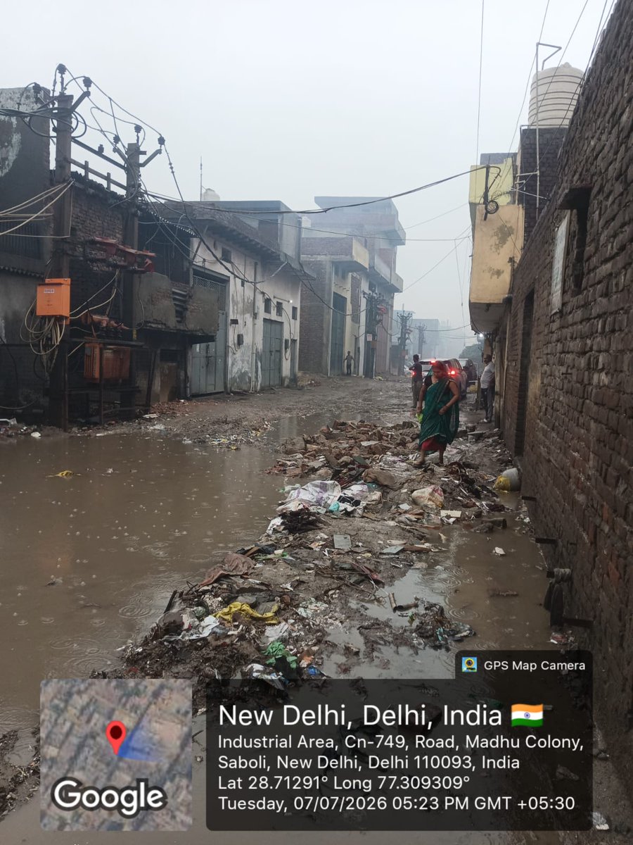 Chandan90073637's tweet photo. @gupta_rekha @ManojTiwariMP @DM_DelhiNE @DMNorthEast1 @MCDdelhi @DelhiPwd @LtGovDelhi @DSIIDC95981579 @mamtayadav26apr @MLASurendrakr @murmu_dropati @narendramodi @AmitShah @KapilMishra_IND @aajtak @bstvlive @News18India @DelhiAajtaktv @ZeeNews @danikjagaran @AmarUjalaNews https://t.co/MUnWhRxs9D
