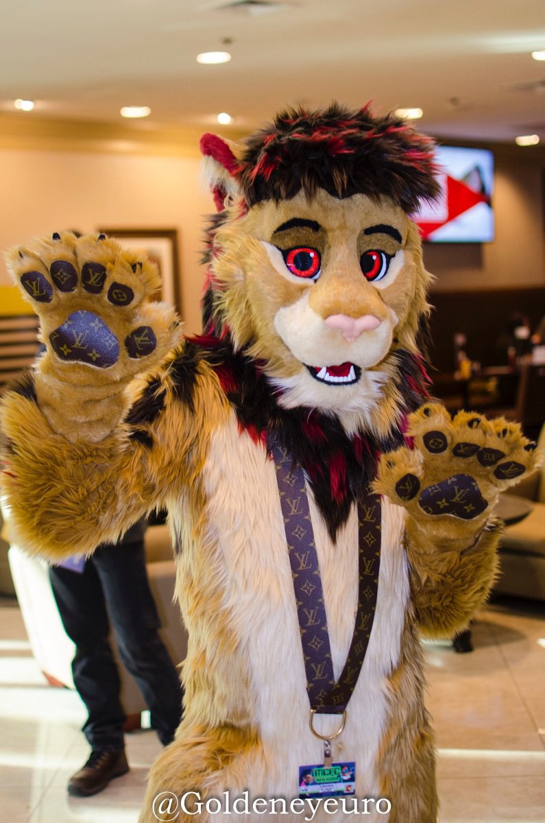 LukerativeLion's tweet photo. Fursuit Friiiiday!!! https://t.co/1OfgmRS3dO