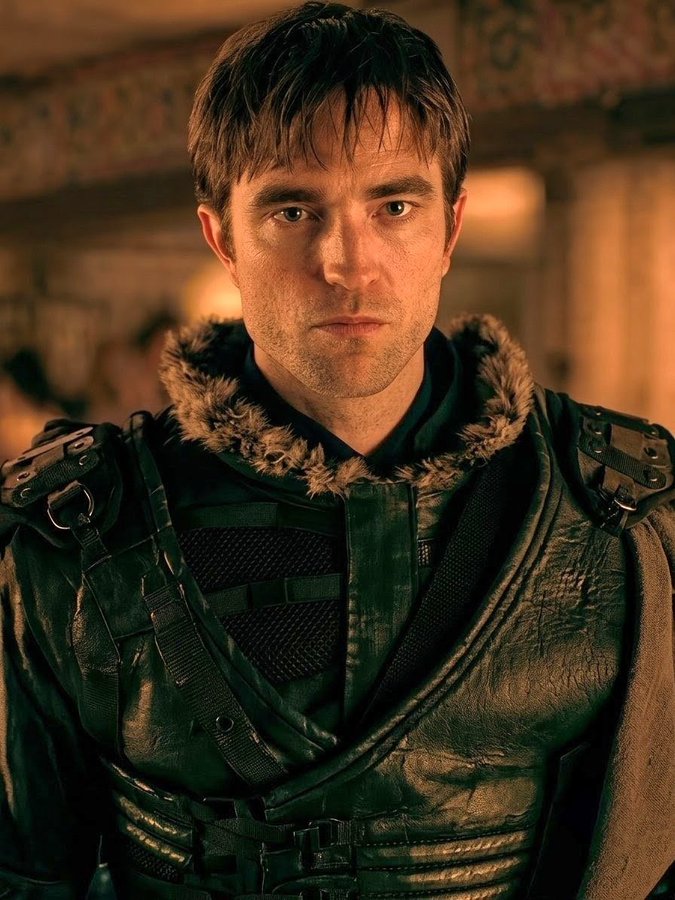 NolanAnalyst's tweet photo. Christopher Nolan talks about casting Robert Pattinson as Antinous:

“Rob Pattinson as very clearly the villain of the piece and Rob I’d worked with before and convinced him to come on board, I think he had the time of his life playing this really unappealing character but Rob loves that.”