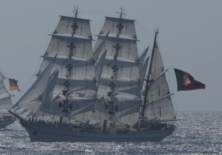 gregcello's tweet photo. no, you're not seeing things. Those are indeed the bold red crosses of the Order of Christ on the Portuguese ship Sagres. https://t.co/uPZSJkFGy5