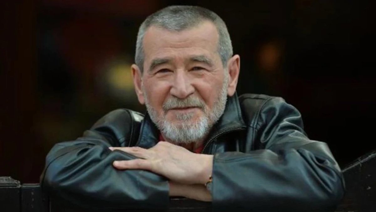 chdankara06's tweet photo. “Hangi dağ efkarlıysa oradayız, 
Perişan edilen her şey bizimdir.” 

Şair Ahmet Telli’yi kaybettiğimizi büyük bir üzüntüyle öğrendik. 

Yakınlarına ve şiirleriyle hayatına dokunduğu herkese başsağlığı diliyoruz. https://t.co/TzIrAyYtOA