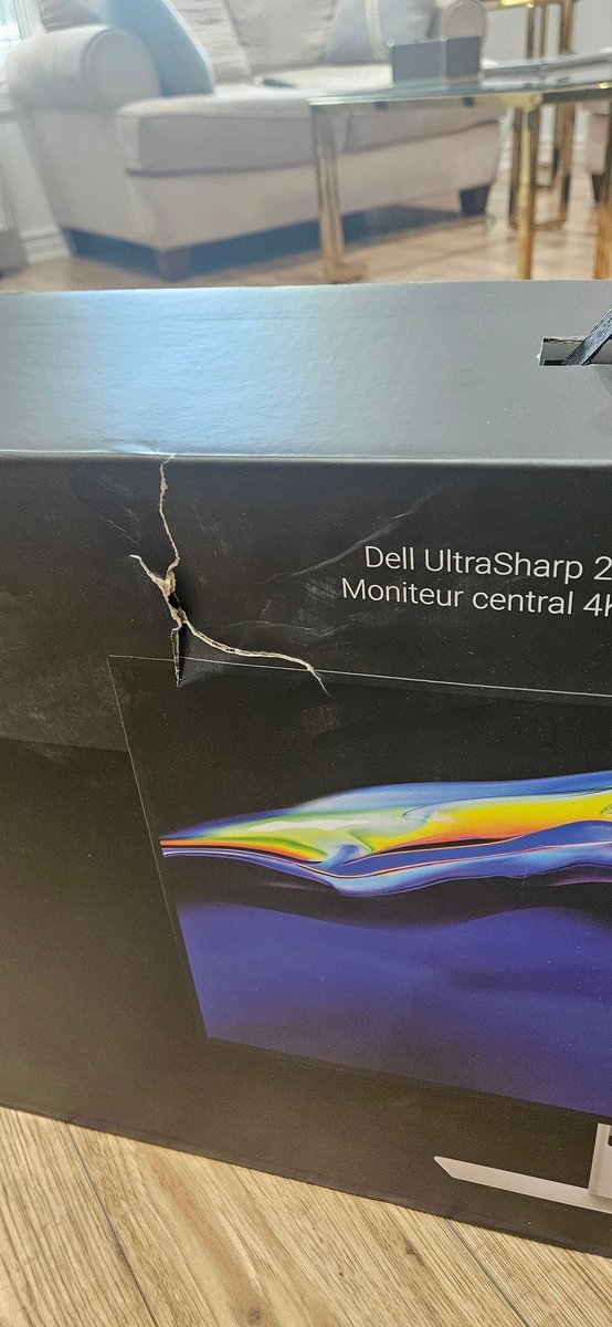 bashar_esk's tweet photo. UPDATE:
drop 1k+ $ on a "premium" @DellCares monitor if you want to get a 1-week late opened package with punctured holes in it, and waste time with an AI support agent who doesn't understand what an order is https://t.co/0FubIIqQy7