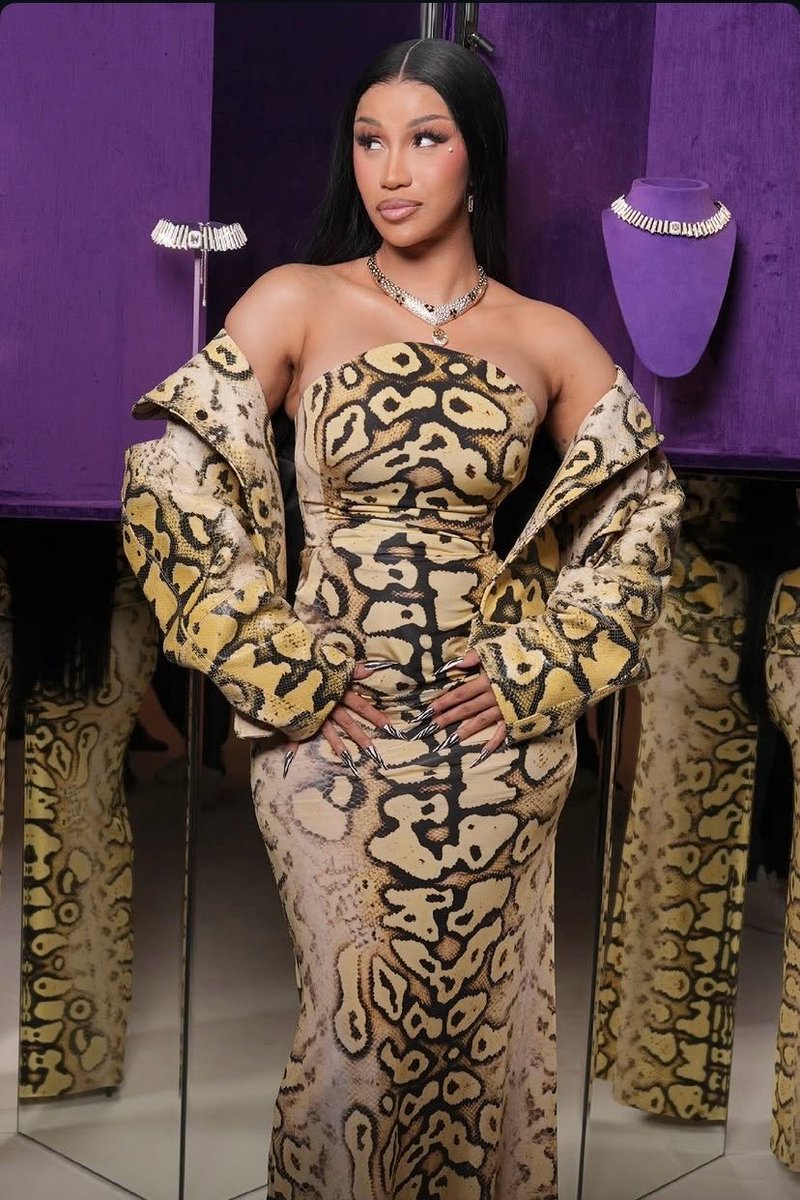 prettyandbardi's tweet photo. Oh Cardi B isn’t playinnnn 💯😮‍💨❤️‍🔥 https://t.co/NaMqg4Vaa4