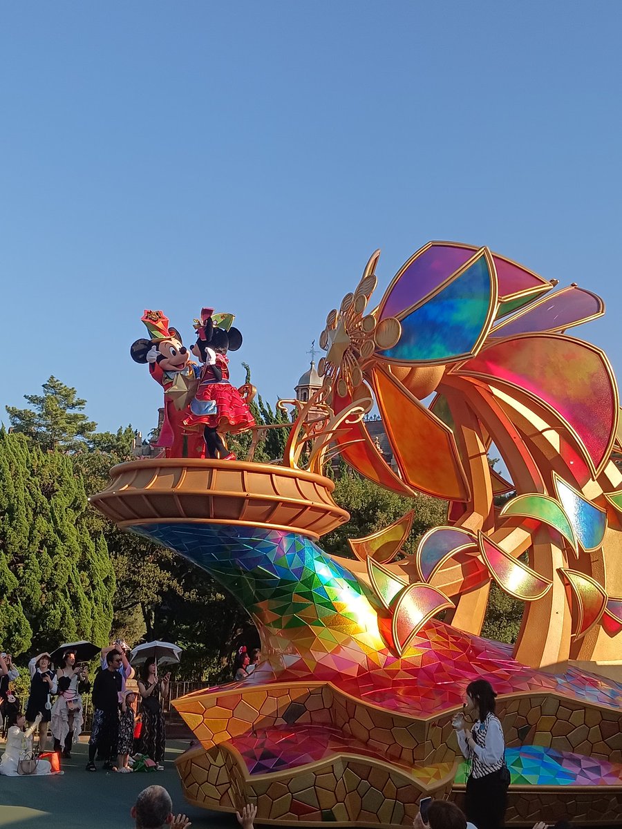 twun0806's tweet photo. ディズニー行って最高の休みだったのにまた明日から仕事でドカ鬱 https://t.co/r5GsusYtmq