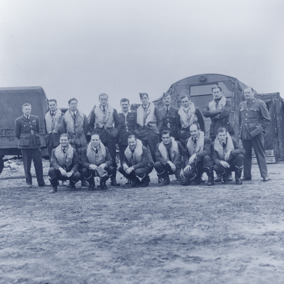Legion_Magazine's tweet photo. 🇨🇦 #OnThisDay in 1940, the Battle of Britain began. Canadian airmen served in RAF units during this pivotal WWII air campaign defending the UK.
📸 Credit: Library & Archives Canada
#CanadaRemembers #BattleOfBritain #WWII #RCAF https://t.co/HYvN2WvLcl