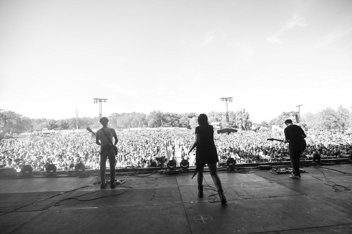 MARMOZETS's tweet photo. Gearing up for our show in Shipley tonight (down to final tickets so go grab em) before we return to @2000trees ✨✨ who’s coming?? LET’S DO THISSS ❤️

📸 Jamie MacMillan https://t.co/aV6Ohq5SCt