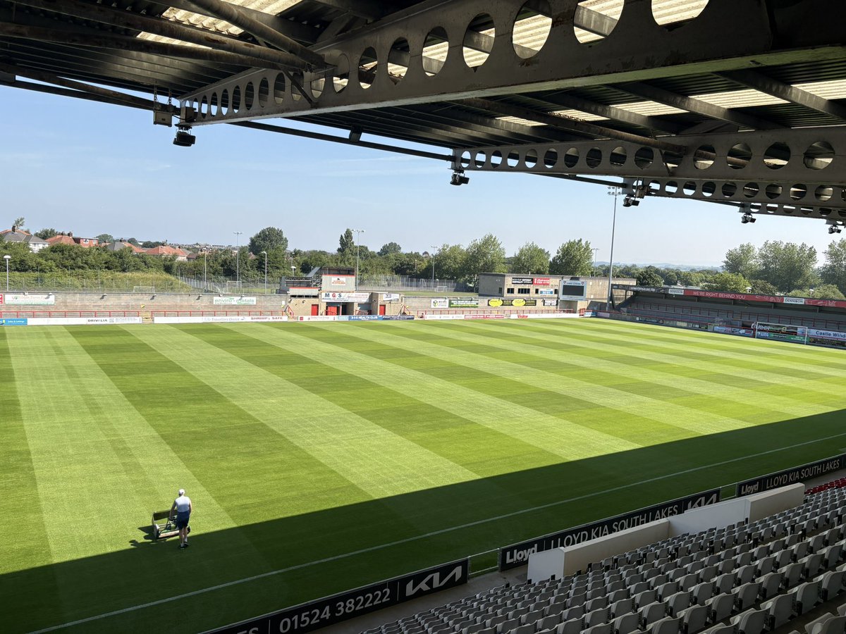 TomWellsturf's tweet photo. The pitch at the Halo Aerospace stadium coming on nicely 5 weeks on from seeding. Some ICL active down today and next week we will start to push on for preseason fixtures in 2 and a half weeks. https://t.co/vnB4UvIAVd