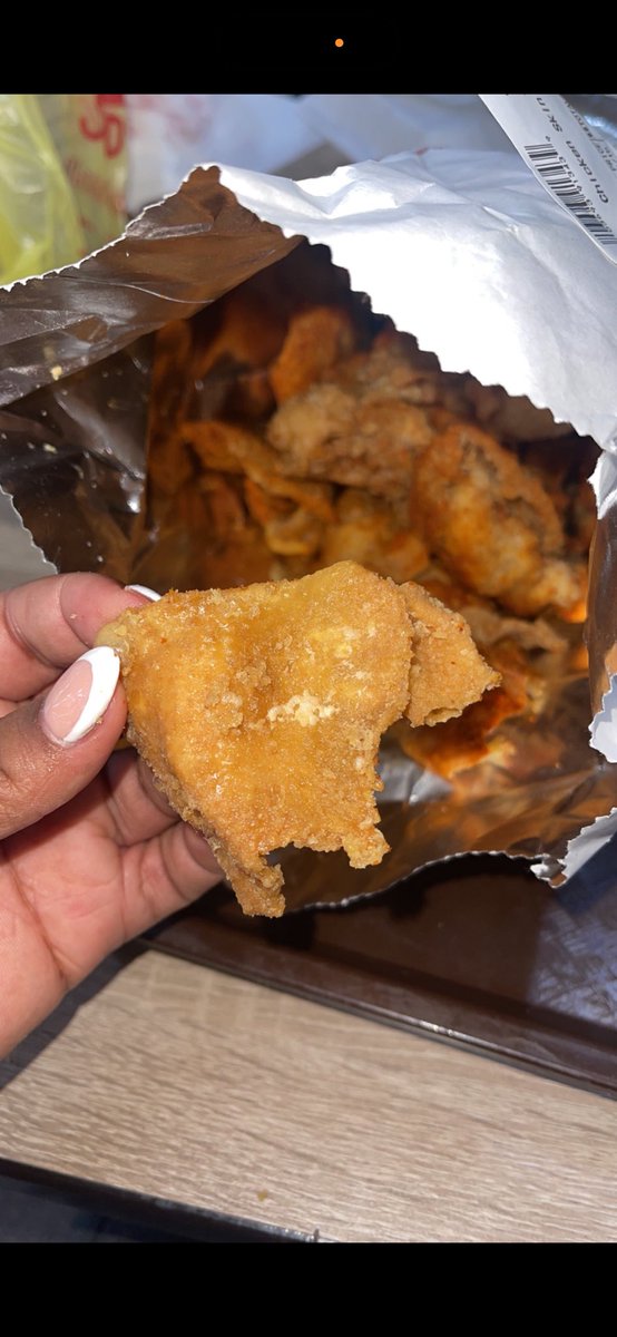 smoke_nd_pearlz's tweet photo. When i was working in Vegas, they had a Filipino grocery store called Seafood Market and they sold fried chicken skins with dips 😩😩 https://t.co/zdDYOtgep9
