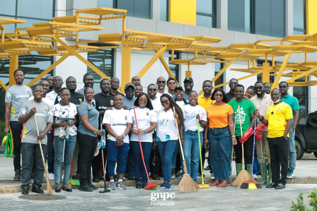 GNPCFoundation's tweet photo. The Managing Director of GNPC Foundation, Helga J.M. Boadi, today led staff of the Foundation in a clean-up exercise in support of the nationwide environmental sanitation initiative championed by H.E. President John Dramani Mahama.

See here👇👇👇

https://t.co/B4UsFD31qs https://t.co/bs9YRIXER7