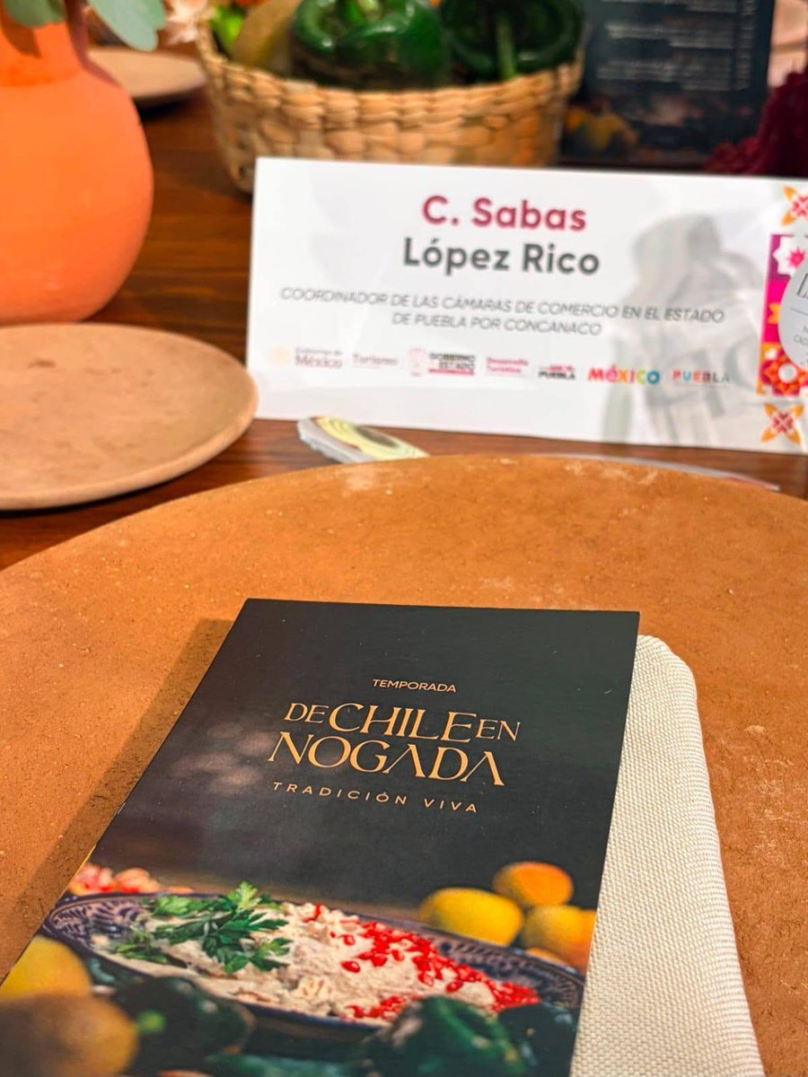 CONCANACO's tweet photo. Puebla da la bienvenida a la Temporada 2026 del Chile en Nogada. 🇲🇽

Desde CONCANACO SERVYTUR reconocemos la participación de CANACO SERVYTUR San Martín Texmelucan y de su presidente, Sabás López Rico, en el arranque de una de las temporadas gastronómicas más importantes del país. 🍽️

El Chile en Nogada es mucho más que un platillo: representa identidad, tradición y un importante impulso para la economía local, al fortalecer a productores, cocineras tradicionales, restauranteros, comerciantes y prestadores de servicios turísticos.

Celebramos las acciones que promueven el turismo, preservan nuestras tradiciones y generan prosperidad para las comunidades. ¡Que viva la Temporada 2026 del Chile en Nogada! 🇲🇽🙌🏼