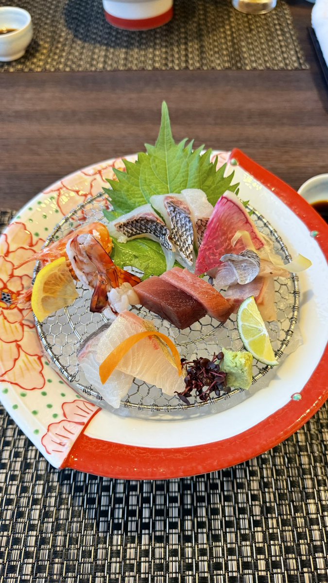 kay__1027's tweet photo. Dinner was delicious! Not pictured but tried the onion shochu too 😆 #Japan #Yum #Awaji https://t.co/0CvytDIcL4
