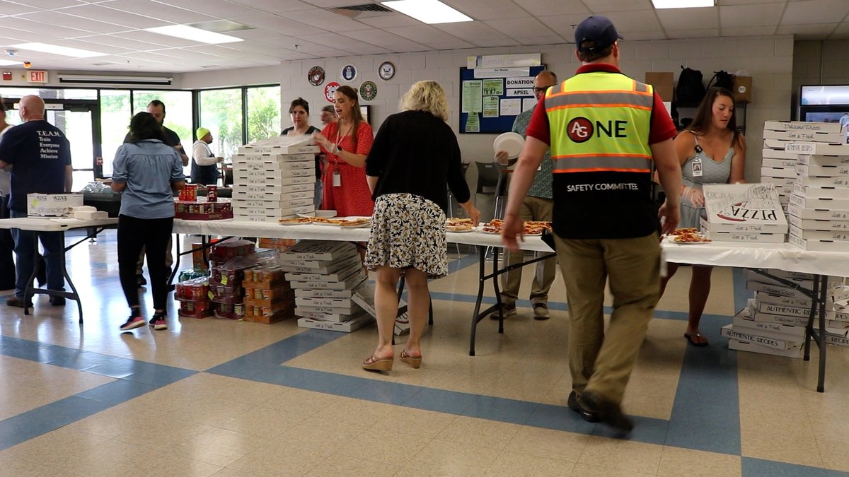 AGNortheast's tweet photo. 🍕☀️ Summer of Fun at AG Northeast!

Our team enjoyed a delicious pizza lunch from Brookside in Concord. A big thank you to AG Northeast for the treat, and to the staff members who helped serve and make the event a success!

We appreciate our amazing team! 💙 https://t.co/iDkeyfiN3r