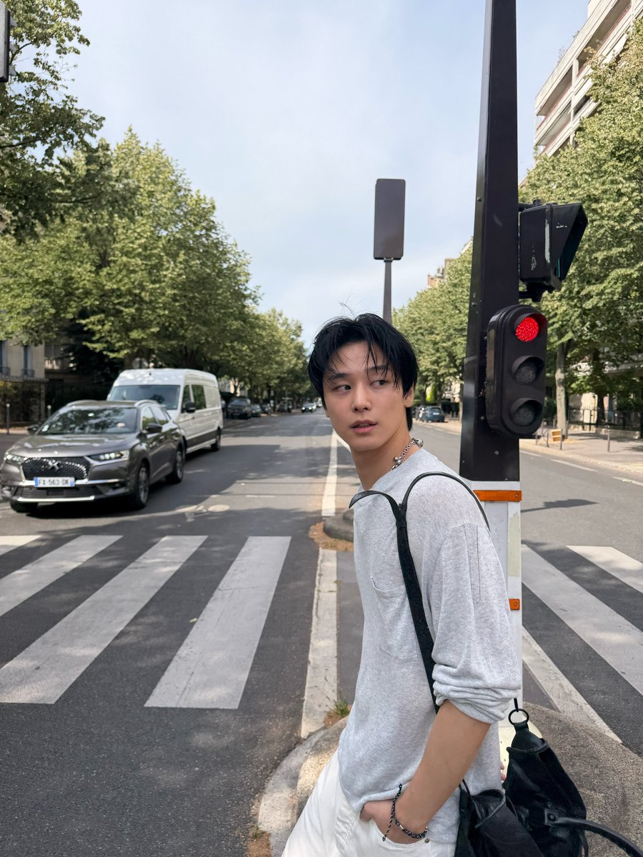 dailyljy tweet picture
