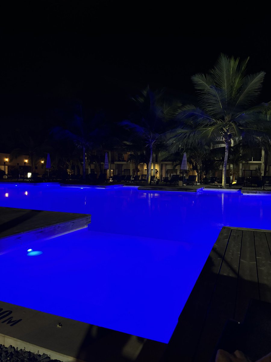 Diorfely's tweet photo. Mon hotel en Gambie et c’était meme pas cher + ils étaient trop sympa https://t.co/qxLxMG0C5i