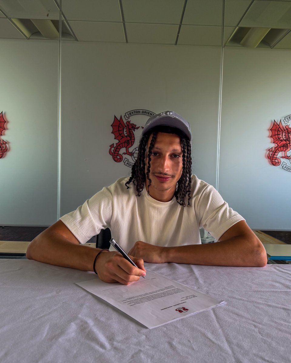 leytonorientfc's tweet photo. ✍️ Sixth signing of the summer window 🔥

#LOFC #OneOrient https://t.co/4Q3MWjSCF8