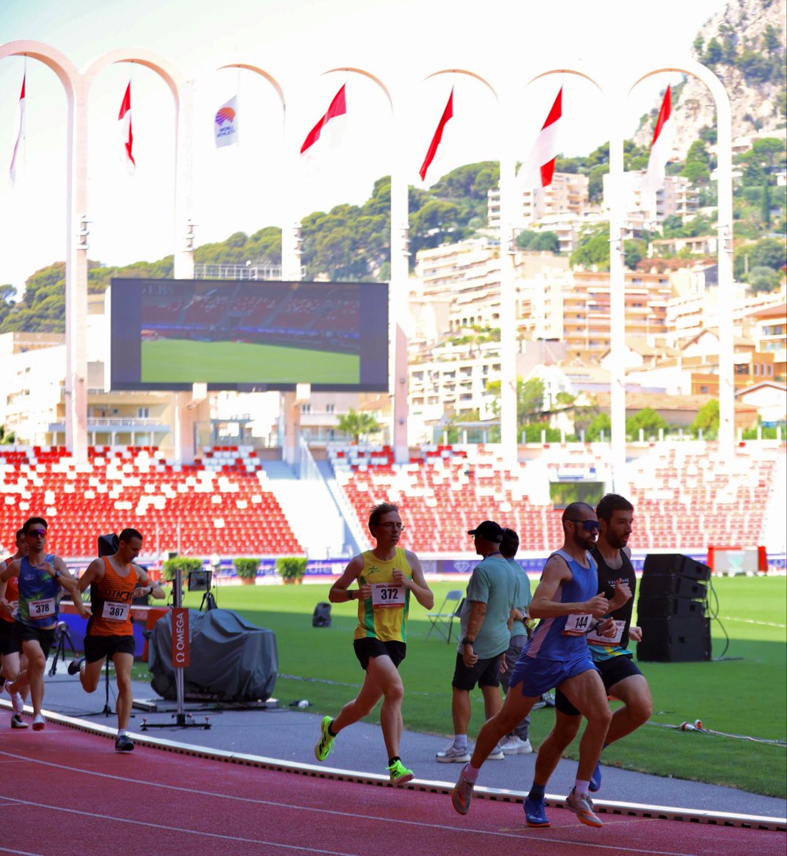 James_Athletics's tweet photo. 📍🇲🇨
Raced 1000m in Monaco, in the Herculis pre-programme. Warmed up the track before the pros take a shot at the WR. Special experience, even if the time was a tiny bit short of my goal (2:52.5). 

📸 1 @runoutofhell 2 @paulajradcliffe (! 🤩) https://t.co/fE64on6OXQ