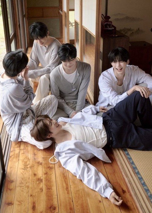 PizzielovesTay's tweet photo. TF??????? GUNWOOK????? https://t.co/GPPCyrLhOe